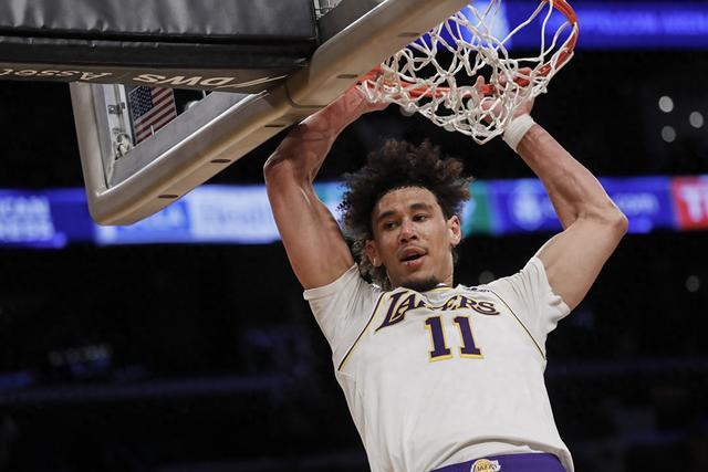 16岁中国男篮球员张懿赵杰崭露头角，世界杯表现出色未来或进军NBA